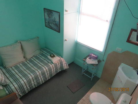 Bristol House Accommodation - Holiday Cairns 3