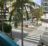 Broadbeach Private Apt with CHA - Holiday Cairns