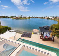 Broadbeach Waterfront Holiday House - Holiday Cairns