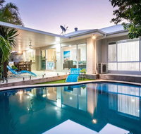 Broadbeach Waters Home With Private Pool - Holiday Cairns