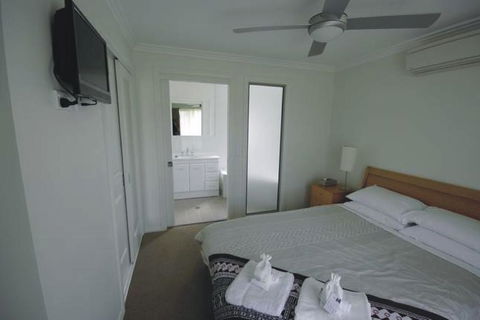 Broke Village Hideaway - Holiday Cairns 1