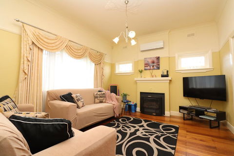 Brunswick Renaissance - Parking, Garden, Bath, Family - Holiday Cairns 0