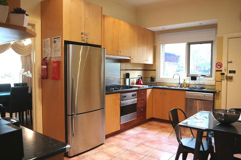 Brunswick Renaissance - Parking, Garden, Bath, Family - Holiday Cairns 1