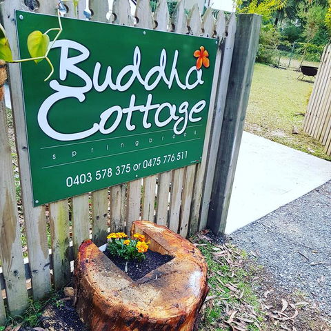 Buddha Cottage Springbrook - Holiday Cairns 3