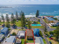 Burleigh House Opposite Main Beach - Views Sea Pool Linen and Free WiFi