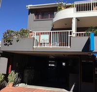 Byron Beach House - Holiday Cairns