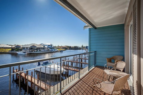 C Mandurah Resort & Serviced Apartments - Holiday Cairns 1