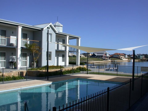 C Mandurah Resort & Serviced Apartments - Holiday Cairns 0