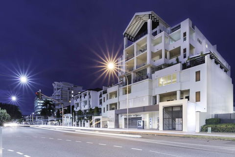 Cairns City Apartments - Holiday Cairns 1