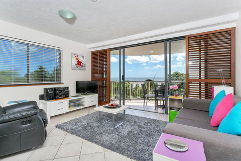 Cairns Esplanade Apartment - Holiday Cairns 2