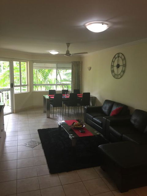 Cairns Golf Course Apartment - Holiday Cairns 3