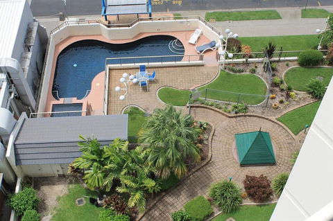 Cairns Ocean View Apartment In Aquarius - Holiday Cairns 1