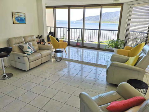 Cairns Ocean View Apartment In Aquarius - Holiday Cairns 0