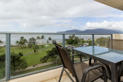 Cairns Oceanview At 181 The Esplanade (29) - Holiday Cairns 0