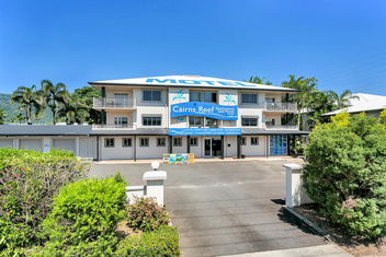 Cairns Reef Apartments & Motel with Holiday Cairns