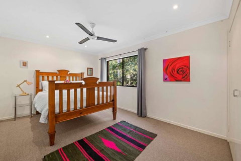 CALOUNDRA Stay - Holiday Cairns 0
