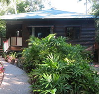 Calypso House 8 Appian Way - Holiday Cairns