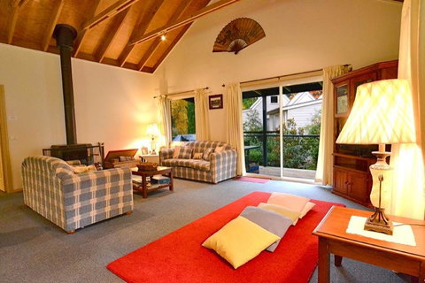 Camellia Lodge - Holiday Cairns 2