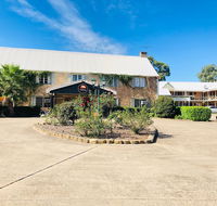 Campbelltown Colonial Motor Inn - Holiday Cairns