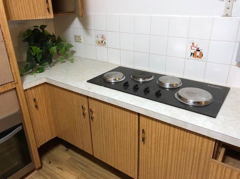CAMPBELLTOWN HOLIDAY HOME 3 BED + FREE PARKING NCA039 - Holiday Cairns 1