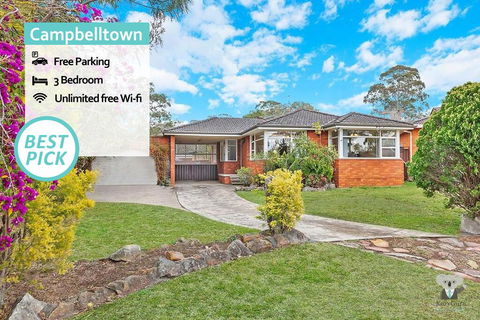 CAMPBELLTOWN HOLIDAY HOME 3 BED + FREE PARKING NCA039 - Holiday Cairns 0