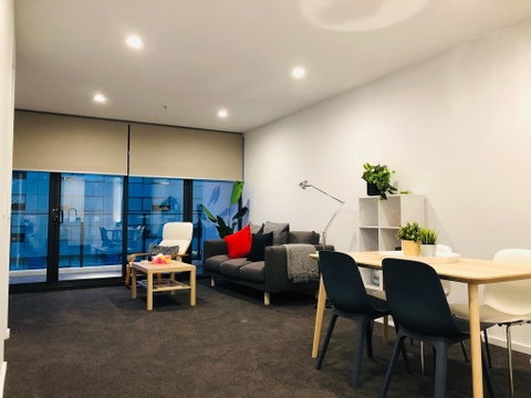 Canberra CBD Apartment 2BR 2BA 1Carpark - Holiday Cairns 0