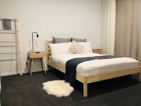 Canberra CBD Apartment 2BR 2BA 1Carpark - Holiday Cairns 1