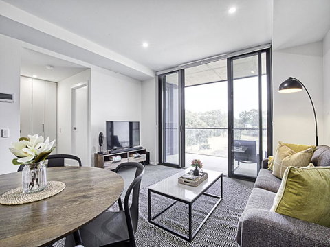 CANBERRA CHIC-hosted By:L'Abode Accommodation - Holiday Cairns 2