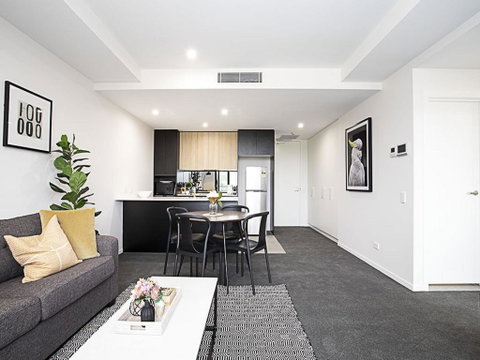 CANBERRA CHIC-hosted By:L'Abode Accommodation - Holiday Cairns 3