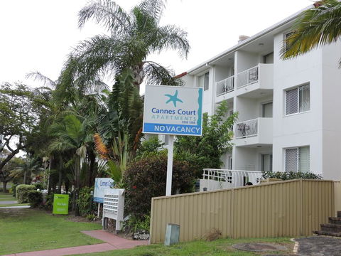 Cannes Court Apartments - Holiday Cairns 1