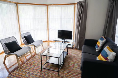 Canyon Walk House & Unit - Holiday Cairns 3