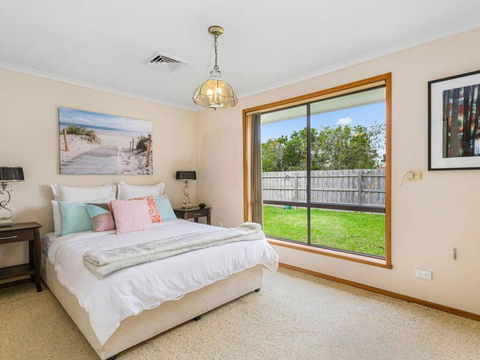 CAPEL Family Home, Large Yard, Close To Beach - Holiday Cairns 2
