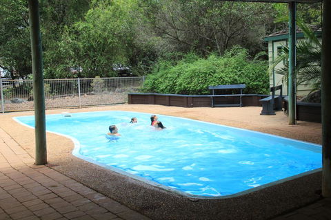 Capricorn Caves - Holiday Cairns 3