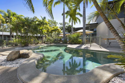 Capricorn Motel & Conference Centre - Holiday Cairns 0