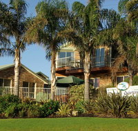 Captain's Quarters Bermagui - Holiday Cairns
