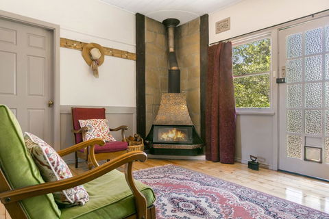 Carinya Cottage - Holiday Cairns 0
