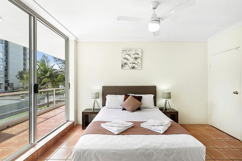 Carlton Apartments - Holiday Cairns 3