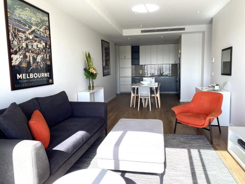 Caroline Serviced Apartments Brighton - Holiday Cairns 1