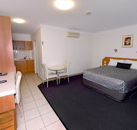 Carriers Arms Hotel Motel - Holiday Cairns