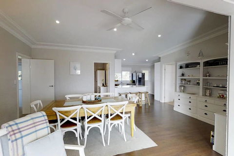 Casa Sorella - Beachfront Family Home - Holiday Cairns 2