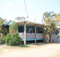 CASTAWAY BEACH HOUSE - Holiday Cairns