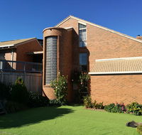 Castle stay at lakes entrance - Holiday Cairns