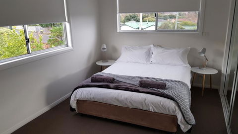 Cedar Cottages Blackmans Bay - Holiday Cairns 2
