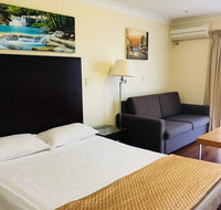 Centenary Motor Inn - Holiday Cairns