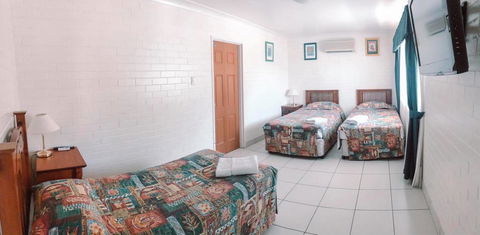 Central Park Motel - Holiday Cairns 2