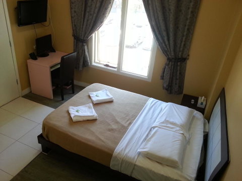 Central Private Hotel - Holiday Cairns 2