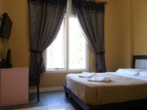 Central Private Hotel - Holiday Cairns 1