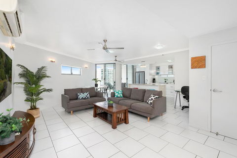 Centrepoint Apartments - Holiday Cairns 2