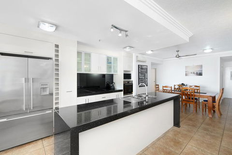 Centrepoint Apartments - Holiday Cairns 2
