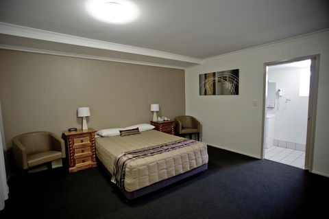 Centrepoint Motor Inn - Holiday Cairns 1
